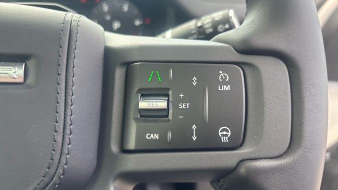 Land Rover Defender 3.0 D350 X-Dynamic HSE 110 5dr Auto Diesel Estate - Image 24